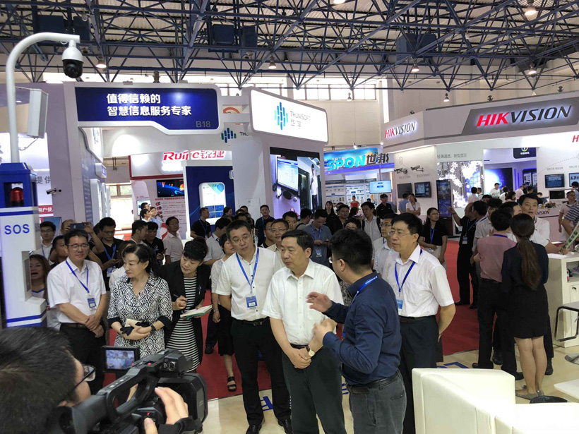 司法部常务副部长熊选国亲临指导伟德国际1949展位图